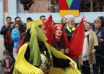 Με απόλυτη επιτυχία ολοκληρώθηκε η αποκριάτικη παρέλαση στα Σέρβια ( Φωτογραφίες)– Ραντεβού την Καθαρά Δευτέρα στην Υψηλή Γέφυρα Σερβίων!