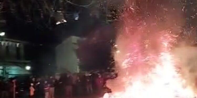 Γαλατινή: Άναψαν οι Κλαδαριές. Το Μπρε, μπρε, μπρε για το Φυσικό αέριο.  Βίντεο