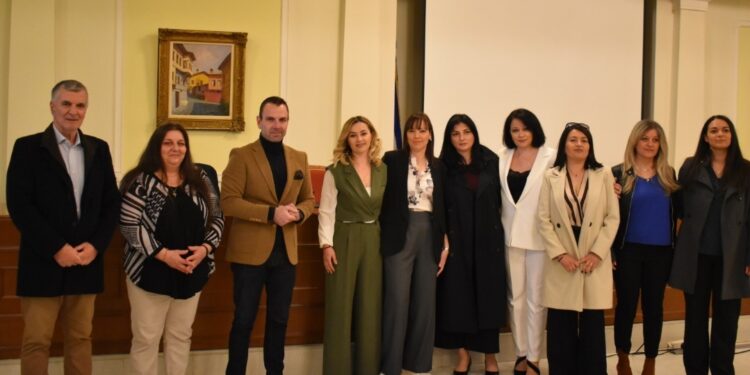 Ορκωμοσία δέκα νέων μόνιμων υπαλλήλων στον Δήμο Καστοριάς