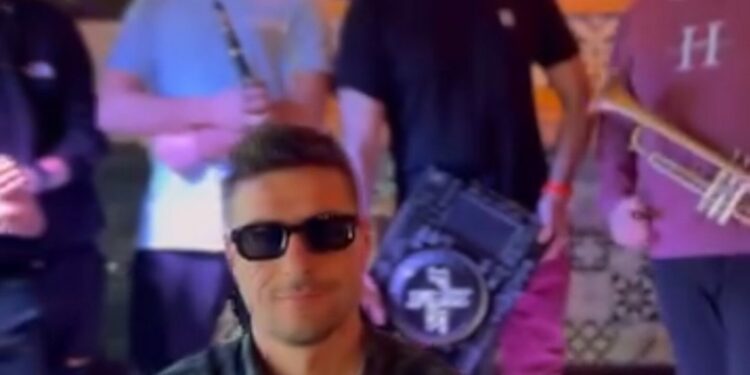 Το viral βίντεο για την 25η Μαρτίου, με χάλκινα Βοΐου και DJ