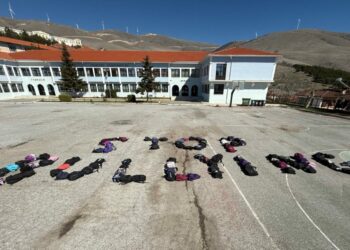 Γενικό Λύκειο Σιάτιστας: Το μήνυμα των μαθητών ενάντια στον εκφοβισμό. Φωτογραφία