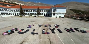 Γενικό Λύκειο Σιάτιστας: Το μήνυμα των μαθητών ενάντια στον εκφοβισμό. Φωτογραφία