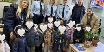 Φλώρινα: Επίσκεψη μικρών παιδιών στην Αστυνομία