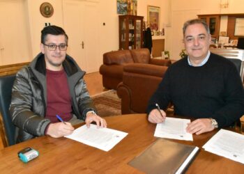 Δήμος Κοζάνης: Υπογραφή σύμβασης για τη συντήρηση αθλητικών υποδομών και σχολικών αυλών