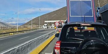 Μετωπική σύγκρουση οχημάτων στην Εγνατία στο ύψος της Ξηρολίμνης – Οδηγός μπήκε στο αντίθετο ρεύμα