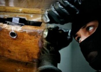 Άδειασαν το παγκάρι της εκκλησίας ανήμερα της Κυριακής του Πάσχα