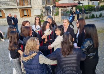 Δήμος Βοΐου: Πραγματοποιήθηκε το έθιμο του καψίματος της Ρόκας στο Μικρόκαστρο. Βίντεο και Φωτογραφίες