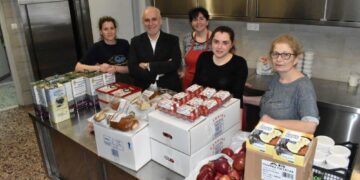 Δίπλα στους άπορους συνδημότες μας το Κοινωνικό Συσσίτιο του Δήμου Κοζάνης – Ετοιμάζονται πυρετωδώς τα Γεύματα Αγάπης ενόψει Πάσχα (Βίντεο+Φωτογραφίες)