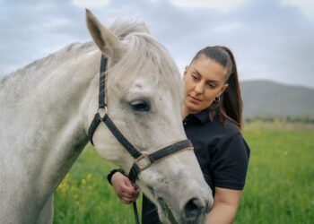 Η όμορφη φωτογράφηση του Μάρκου και της Κατερίνας με τα άλογα,  από τον Νίκο Κατσιά