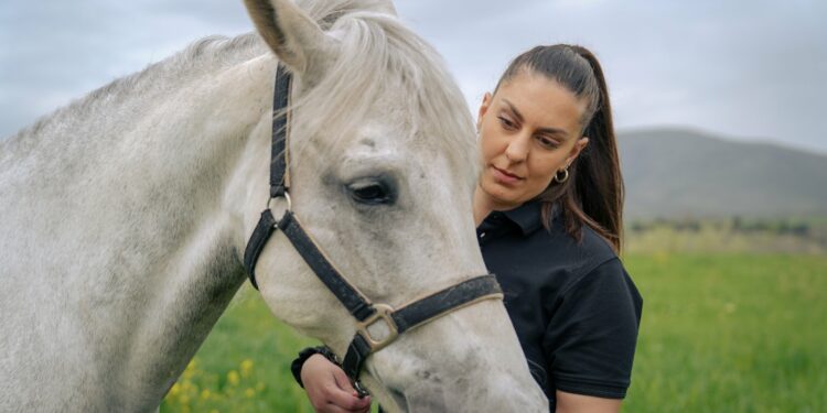 Η όμορφη φωτογράφηση του Μάρκου και της Κατερίνας με τα άλογα,  από τον Νίκο Κατσιά