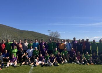 Το Μικρόκαστρο φιλοξένησε για ακόμα μία χρονιά τον καθιερωμένο αγώνα παλαιμάχων. Φωτογραφίες