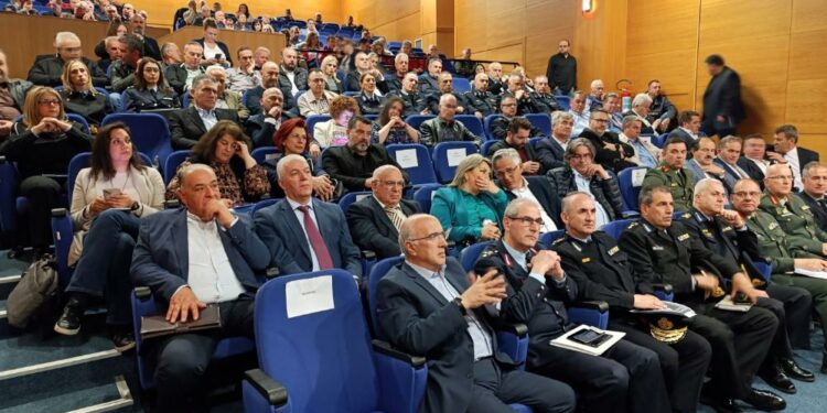 Περιφέρεια Δυτικής Μακεδονίας: Σύσκεψη των εκπροσώπων των Οργανισμών Τοπικής Αυτοδιοίκησης και Φορέων της Δυτικής Μακεδονίας παρουσία του Υπουργού Κλιματικής Κρίσης και Πολιτικής Προστασίας Γιάννη Κεφαλογιάννη και του Υφυπουργού Εσωτερικών Κώστα Γκιουλέκα