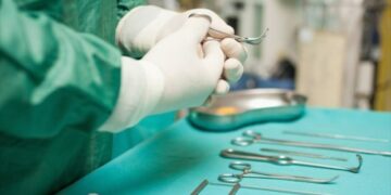 Έξι συλλήψεις για χρηματισμούς στην Ιατροδικαστική Υπηρεσία Θεσσαλονίκης – Οι παράνομες ταριχεύσεις και καλλωπισμοί νεκρών με το αζημίωτο