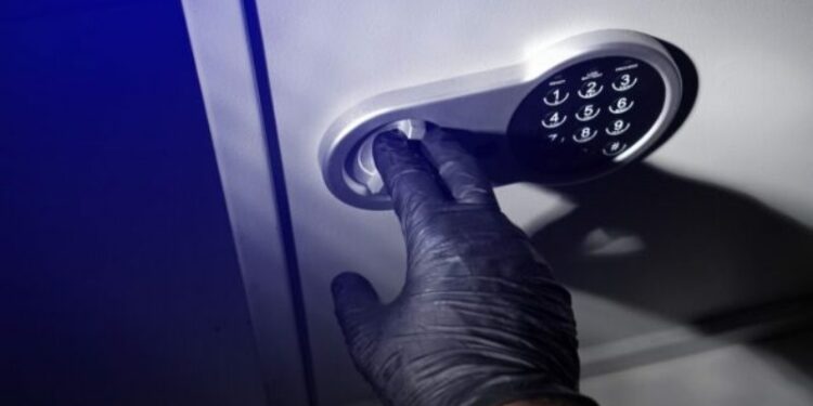 Έκλεψαν 45.000 ευρώ από χρηματοκιβώτιο ξενοδοχείου και έγιναν καπνός