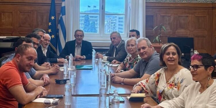 Π. Κουκουλόπουλος στην ΠΟΕ-ΔΟΥ: «Στο πλευρό των Εφοριακών ενάντια στην κεντρικοποίηση φορολογικών υπηρεσιών»