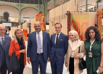 Διεθνής Ανάδειξη για την Ελληνική Χειροτεχνία και το Πανεπιστήμιο Δυτικής Μακεδονίας στη Μπιενάλε “Revelations” στο Παρίσι