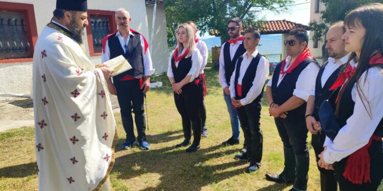 Το πανηγύρι της Αναλήψεως στην Γαλατινή – Πιστοί στο έθιμο βγήκαν στους δρόμους οι καβαλάρηδες. Βίντεο