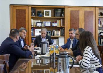 Σύσκεψη του Περιφερειάρχη με Εκτροφείς Γουνοφόρων, στην Καστοριά, για τον ιό της Μόρβας