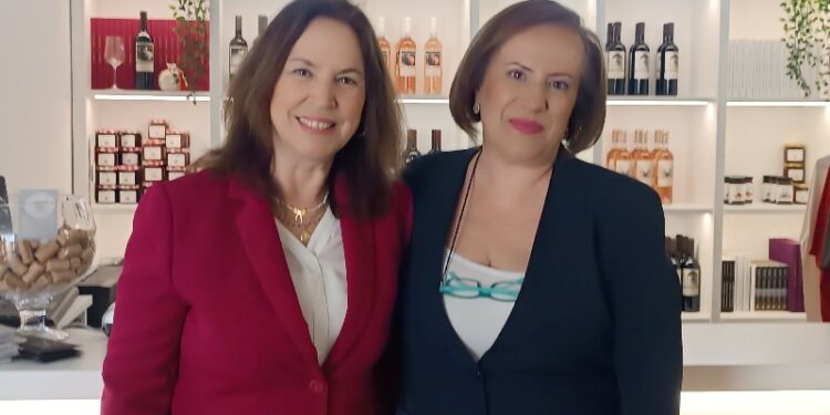 Καλλιόπη Βέττα: «Η οινοποιία και ο οινοτουρισμός μπορούν να αποτελέσουν λύσεις για την ανάπτυξη της Δυτικής Μακεδονίας» – Επίσκεψη σε οινοποιεία στο πλαίσιο της εκδήλωσης «Ανοιχτές Πόρτες»