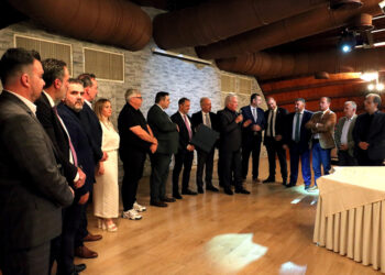 Με βραβεύσεις έκλεισε η πρώτη ημέρα της Γενικής Συνέλευσης της Κεντρικής Ένωσης Επιμελητηρίων Ελλάδος το βράδυ της Παρασκευής 30 Μαΐου στα Πετρανά Κοζάνης