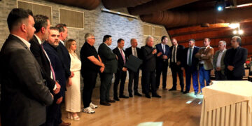 Με βραβεύσεις έκλεισε η πρώτη ημέρα της Γενικής Συνέλευσης της Κεντρικής Ένωσης Επιμελητηρίων Ελλάδος το βράδυ της Παρασκευής 30 Μαΐου στα Πετρανά Κοζάνης