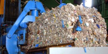 Σκουπίδια: Έως και τριπλάσια δημοτικά τέλη με έξι εργοστάσια καύσης