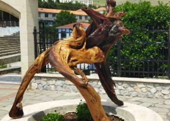 Εγκαίνια της έκθεσης γλυπτών στο Τραμπάντζειο Γυμνάσιο Σιάτιστας την Τετάρτη 4/6