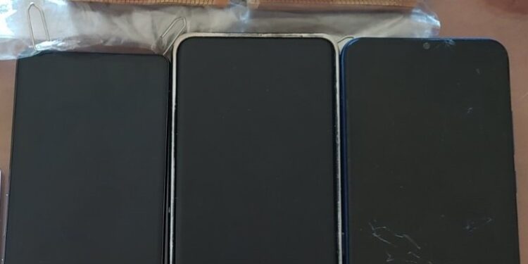 Συνελήφθησαν από αστυνομικούς του Τμήματος Δίωξης και Εξιχνίασης Εγκλημάτων Φλώρινας,-2- διακινητές σε περιοχή της Φλώρινας, για παράνομη μεταφορά -3- αλλοδαπών