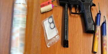 Φλώρινα: Σύλληψη 31χρονου,  για παραβάσεις της νομοθεσίας περί όπλων,  βεγγαλικών και ναρκωτικών