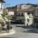 Σιάτιστα: Μπήκαν τα δέντρα στην πλατεία αγοράς και στον κεντρικό δρόμο.  Φωτογραφίες