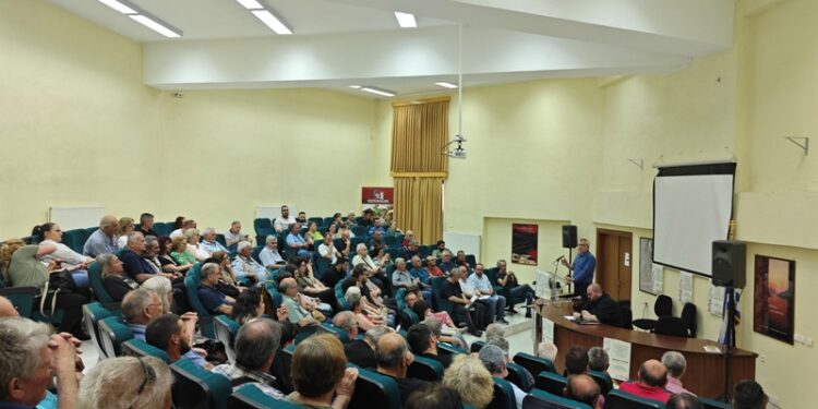 Με μεγάλο ενδιαφέρον και συμμετοχή πραγματοποιήθηκε η εκδήλωση της Ε.Π. Δυτικής Μακεδονίας του ΚΚΕ ενάντια στα σχέδια για την καρκινογόνα καύση απορριμμάτων