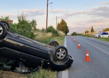 Τροχαίο ατύχημα στο δρόμο προς Πετρανά, στο ύψος της αντιπροσωπείας της ΒΜW-“Τούμπαρε” αυτοκίνητο