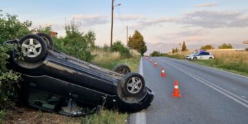 Τροχαίο ατύχημα στο δρόμο προς Πετρανά, στο ύψος της αντιπροσωπείας της ΒΜW-“Τούμπαρε” αυτοκίνητο