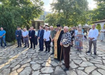 Στο Μαρτυρικό Μικρολίβαδο ο Δήμαρχος Γρεβενών με τον Γερμανό Πρόξενο Θεσσαλονίκης και τον Εκπρόσωπο των Μαρτυρικών Χωριών