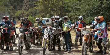 Το Τμήμα Τροχαίας Καστοριάς διένειμε ενημερωτικά φυλλάδια για τη χρήση κράνους στον 4ο περιφερειακό αγώνα πρωταθλήματος «scramble» Δυτικής Μακεδονίας