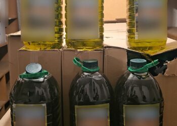 Συνελήφθη 52χρονος  για διάθεση προς πώληση ελαιόλαδου αμφιβόλου ποιότητας