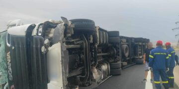 Κοζάνη: Ανατράπηκε νταλίκα στην Εγνατία οδό στο ρεύμα προς Θεσσαλονίκη – Κυκλοφοριακές ρυθμίσεις (βίντεο)