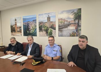 Υπογραφή Προγραμματικής Σύμβασης για εγκατάσταση εξομοιωτή πυρκαγιάς στη Σχολή Πυροσβεστών Πτολεμαΐδας