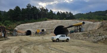 Ο Γιώργος Κασαπίδης στη σήραγγα Κλεισούρας