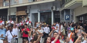 Σιάτιστα: Η μεγάλη και εντυπωσιακή παρέλαση των καβαλάρηδων της Παναγίας- Βίντεο και φωτογραφίες