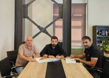 Υπογραφή σύμβασης για αναβάθμιση της αίθουσας πολλαπλών χρήσεων στο Γενικό Λύκειο-Γυμνάσιο Σερβίων