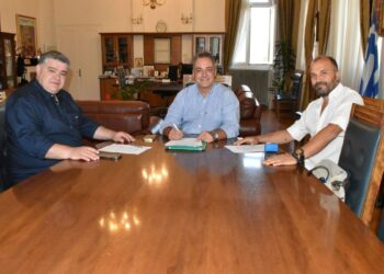 Δήμος Κοζάνης: Υπογραφή σύμβασης για τη συντήρηση των αποδυτηρίων του Δημοτικού Γηπέδου Μαυροδενδρίου