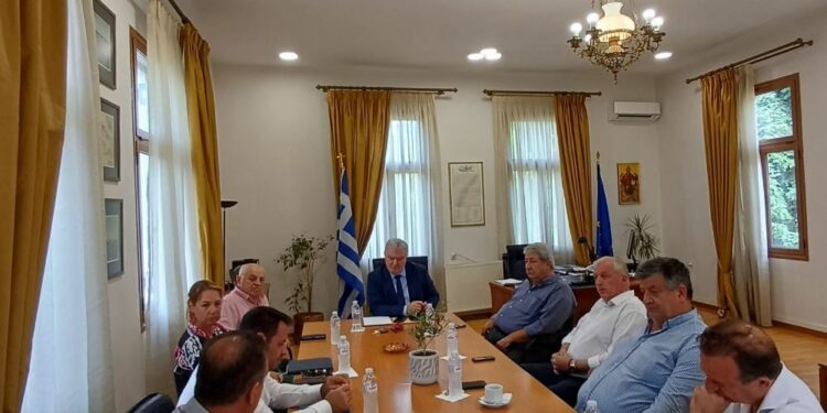 Συνάντηση του Γραμματέα της Αποκεντρωμένης Διοίκησης Ηπείρου-Δυτικής Μακεδονίας με τους Δημάρχους Ιωαννίνων