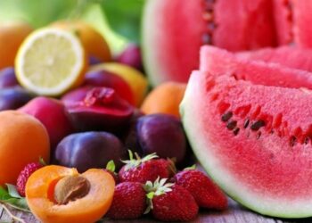 Πόσες θερμίδες έχουν τα καλοκαιρινά φρούτα