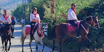 Σιάτιστα: Το προσκύνημα των καβαλάρηδων στην Παναγία του Μικροκάστρου. Βίντεο