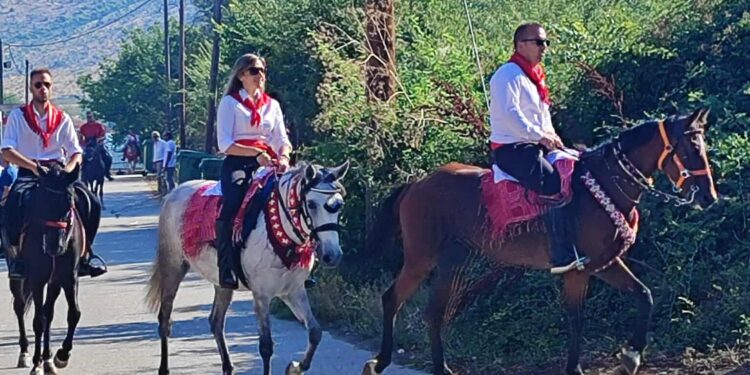Σιάτιστα: Το προσκύνημα των καβαλάρηδων στην Παναγία του Μικροκάστρου. Βίντεο