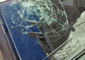 86χρονος έχασε τον έλεγχο και το αυτοκίνητο “ανέβηκε” στο πεζοδρόμιο-Τραυματισμένη γυναίκα στο κεφάλι