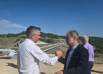  Στα Γρεβενά σήμερα με τον Υπουργό Υποδομών και Μεταφορών Χρίστο Δήμα και την Υφυπουργό Εργασίας και Κοινωνικής Ασφάλισης Άννα Ευθυμίου ο Γιώργος Αμανατίδης. Βίντεο