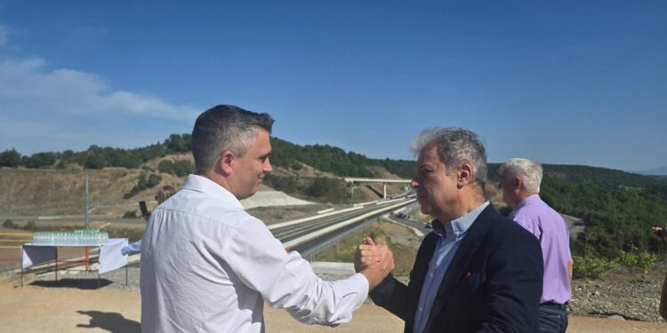  Στα Γρεβενά σήμερα με τον Υπουργό Υποδομών και Μεταφορών Χρίστο Δήμα και την Υφυπουργό Εργασίας και Κοινωνικής Ασφάλισης Άννα Ευθυμίου ο Γιώργος Αμανατίδης. Βίντεο