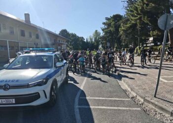 Με αφορμή την «Ευρωπαϊκή Εβδομάδα Κινητικότητας» τo Τμήμα Τροχαίας Κοζάνης πραγματοποίησε δράση κυκλοφοριακής αγωγής, σε παιδιά που κινήθηκαν με τα ποδήλατά τους, μέσα στην πόλη της Κοζάνης